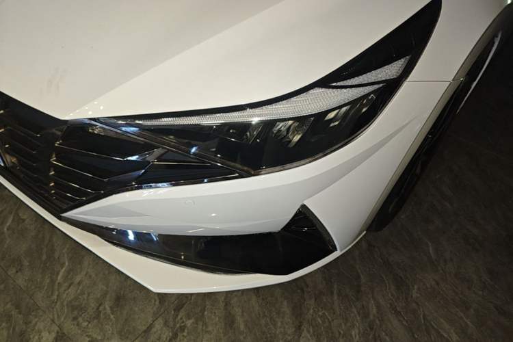 Used Hyundai Elantra 2022 1.5L CVT LUX Prestige Edition Left Front Headlight