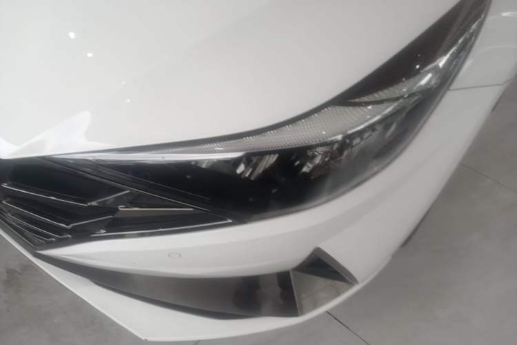 Used Hyundai Elantra 2022 1.5L CVT LUX Prestige Edition Left Front Headlight