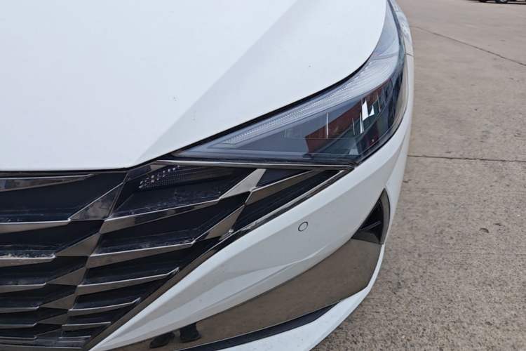 Used Hyundai Elantra 2022 1.5L CVT LUX Prestige Edition Left Front Headlight