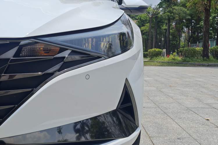 Used Hyundai Elantra 2022 1.5L CVT LUX Prestige Edition Left Front Headlight