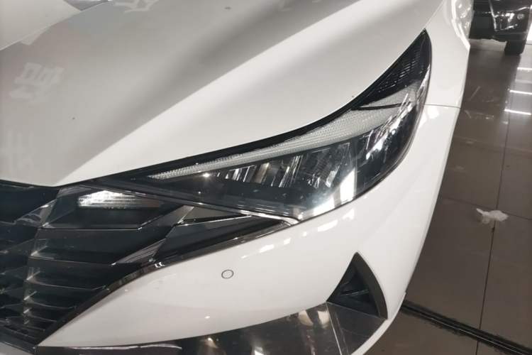 Used Hyundai Elantra 2022 1.5L CVT GLX Elite Edition Left Front Headlight