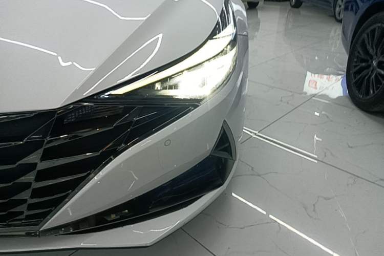 Used Hyundai Elantra 2022 1.5L CVT LUX Prestige Edition Left Front Headlight