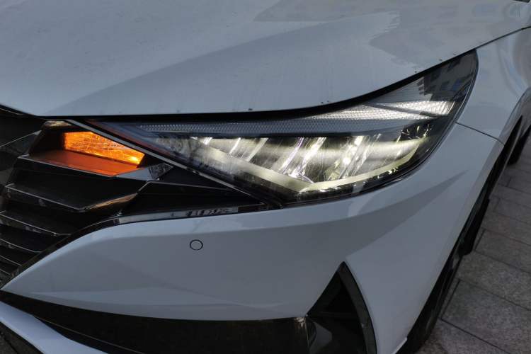 Used Hyundai Elantra 2022 1.5L CVT LUX Prestige Edition Left Front Headlight