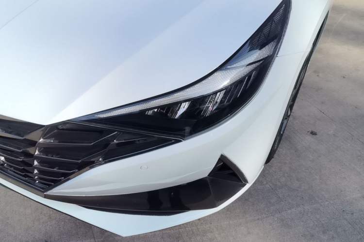 Used Hyundai Elantra 2022 1.5L CVT LUX Prestige Edition Left Front Headlight