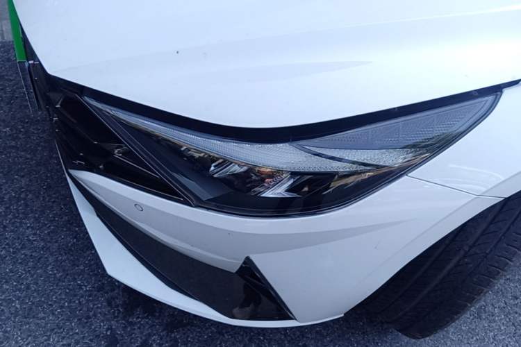 Used Hyundai Elantra 2022 1.5L CVT LUX Prestige Edition Left Front Headlight
