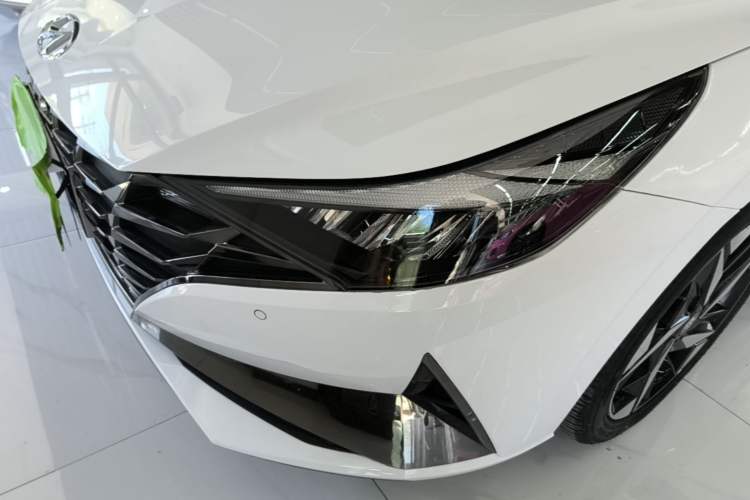 Used Hyundai Elantra 2022 1.5L CVT LUX Prestige Edition Left Front Headlight