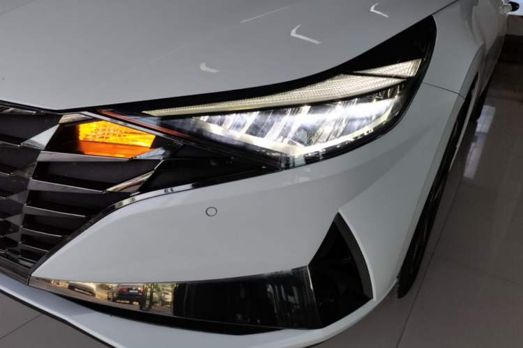 Used Hyundai Elantra 2022 1.5L CVT LUX Prestige Edition Left Front Headlight