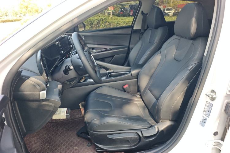 Used Hyundai Elantra 2022 1.5L CVT GLX Elite Edition Left Front Seat
