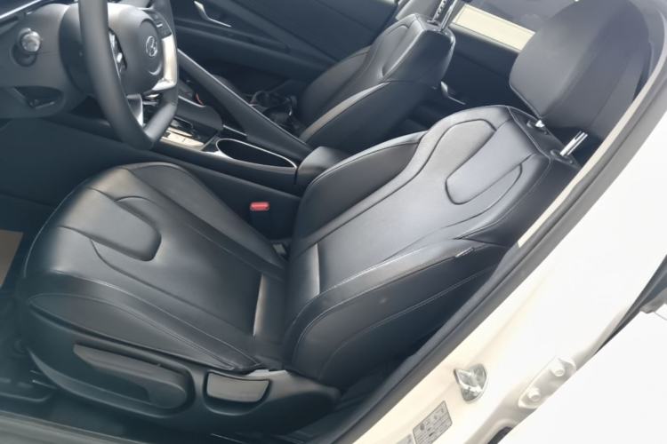 Used Hyundai Elantra 2022 1.5L CVT GLX Elite Edition Left Front Seat