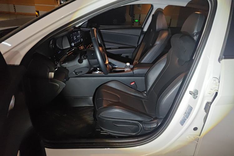 Used Hyundai Elantra 2022 1.5L CVT GLX Elite Edition Left Front Seat