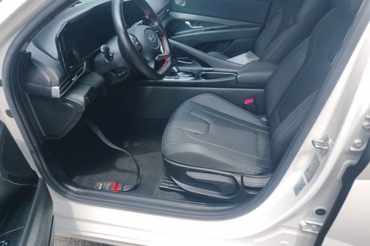 Used Hyundai Elantra 2022 1.5L CVT GLX Elite Edition Left Front Seat