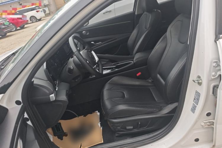 Used Hyundai Elantra 2022 1.5L CVT LUX Prestige Edition Left Front Seat