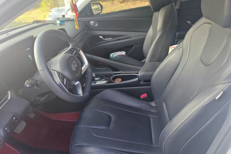 Used Hyundai Elantra 2022 1.5L CVT LUX Prestige Edition Left Front Seat