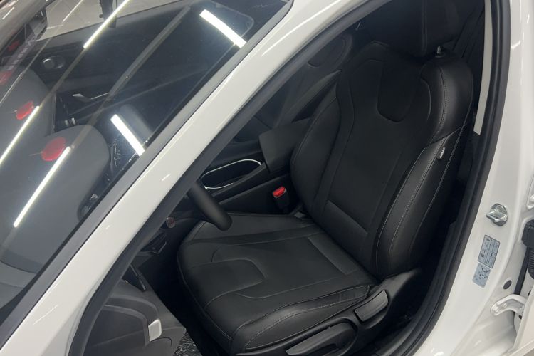Used Hyundai Elantra 2022 1.5L CVT GLX Elite Edition Left Front Seat