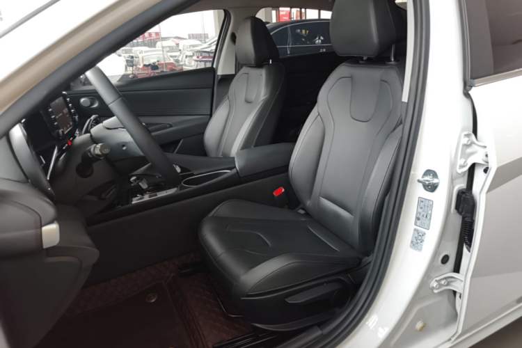 Used Hyundai Elantra 2022 1.5L CVT GLX Elite Edition Left Front Seat