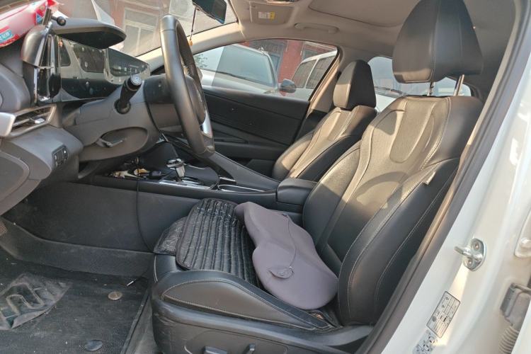 Used Hyundai Elantra 2022 1.5L CVT LUX Prestige Edition Left Front Seat