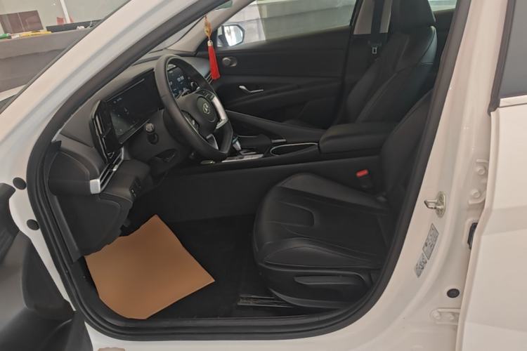 Used Hyundai Elantra 2022 1.5L CVT GLX Elite Edition Left Front Seat