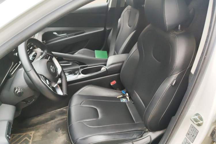 Used Hyundai Elantra 2022 1.5L CVT GLX Elite Edition Left Front Seat