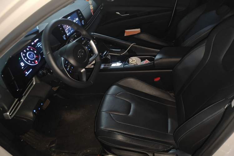 Used Hyundai Elantra 2022 1.5L CVT GLX Elite Edition Left Front Seat