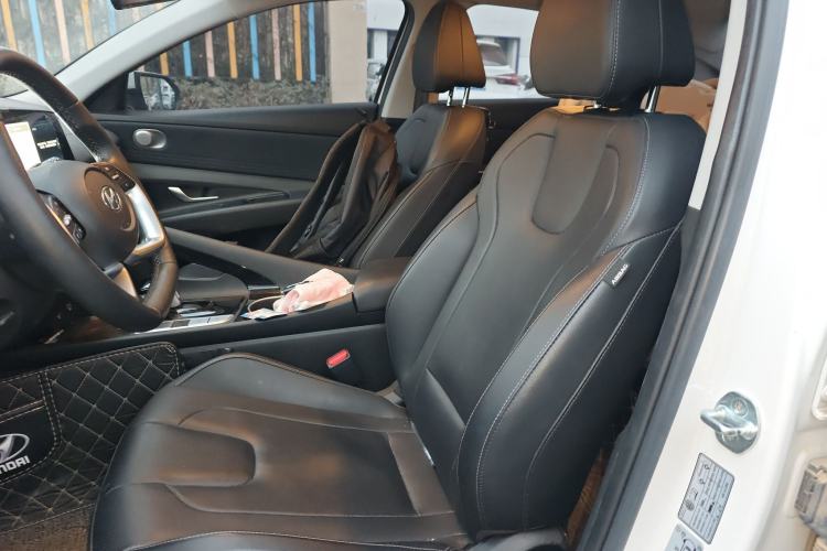 Used Hyundai Elantra 2022 1.5L CVT LUX Prestige Edition Left Front Seat