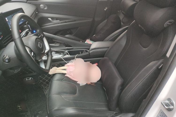 Used Hyundai Elantra 2022 1.5L CVT GLX Elite Edition Left Front Seat