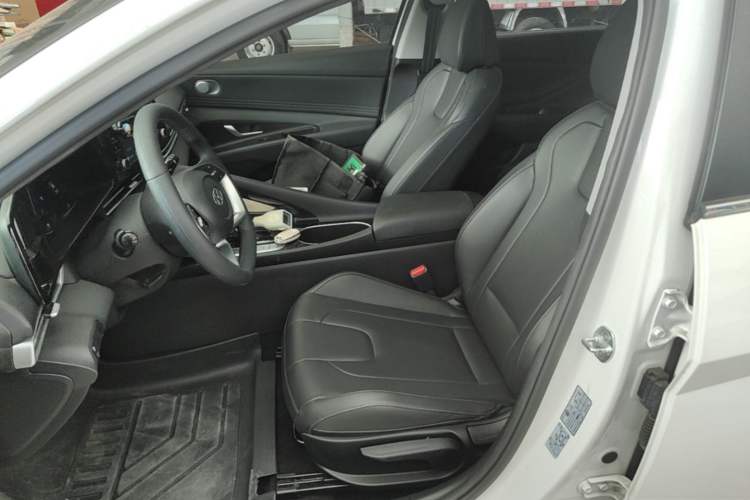 Used Hyundai Elantra 2022 1.5L CVT GLX Elite Edition Left Front Seat
