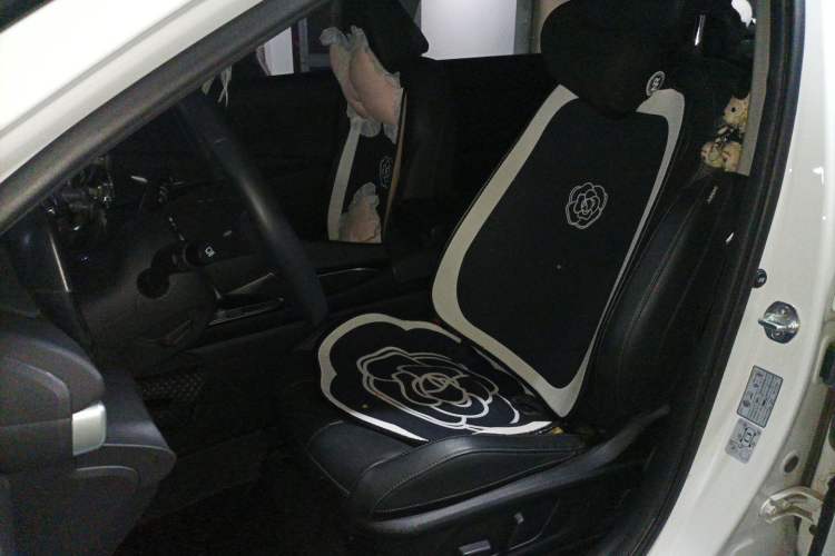 Used Hyundai Elantra 2022 1.5L CVT LUX Prestige Edition Left Front Seat