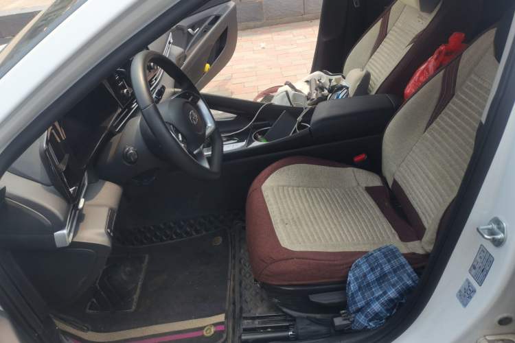Used Hyundai Elantra 2022 1.5L CVT GLX Elite Edition Left Front Seat