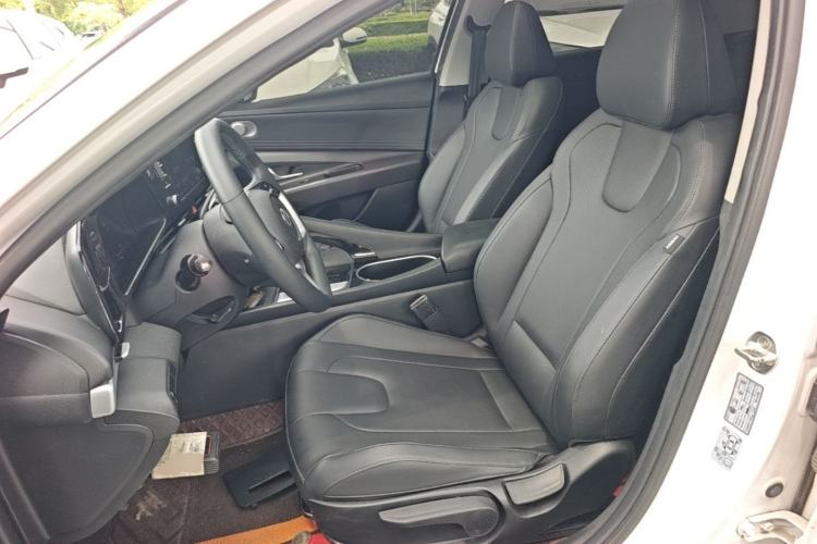 Used Hyundai Elantra 2022 1.5L CVT GLX Elite Edition Left Front Seat