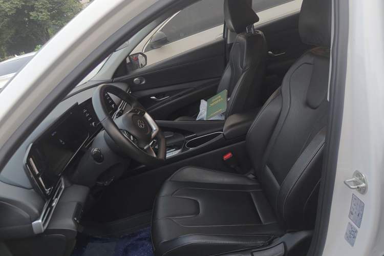 Used Hyundai Elantra 2022 1.5L CVT GLX Elite Edition Left Front Seat