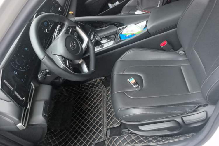 Used Hyundai Elantra 2022 1.5L CVT GLX Elite Edition Left Front Seat