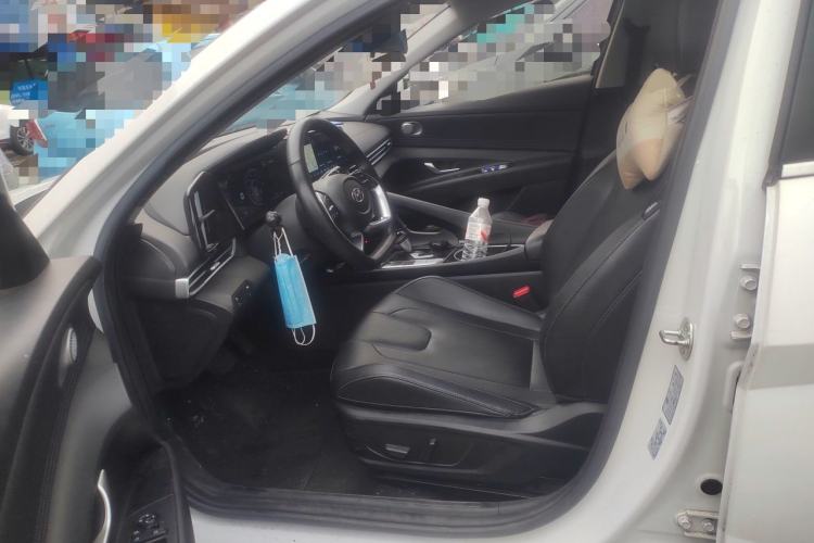 Used Hyundai Elantra 2022 1.5L CVT LUX Prestige Edition Left Front Seat