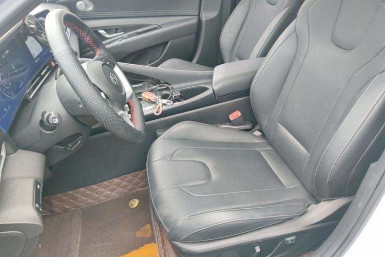 Used Hyundai Elantra 2022 1.5L CVT LUX Prestige Edition Left Front Seat