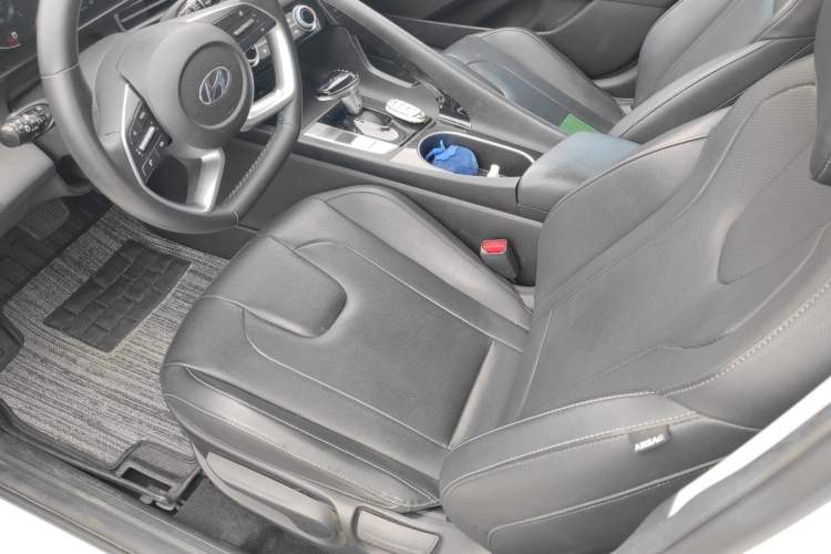 Used Hyundai Elantra 2022 1.5L CVT GLX Elite Edition Left Front Seat