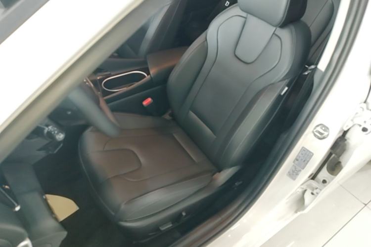 Used Hyundai Elantra 2022 1.5L CVT LUX Prestige Edition Left Front Seat