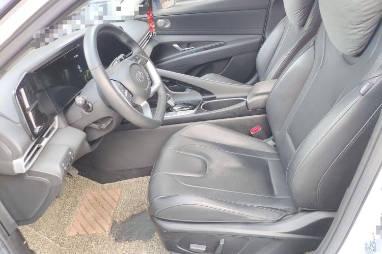 Used Hyundai Elantra 2022 1.5L CVT LUX Prestige Edition Left Front Seat