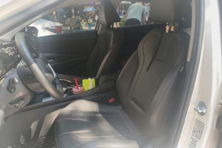 Used Hyundai Elantra 2022 1.5L CVT GLX Elite Edition Left Front Seat