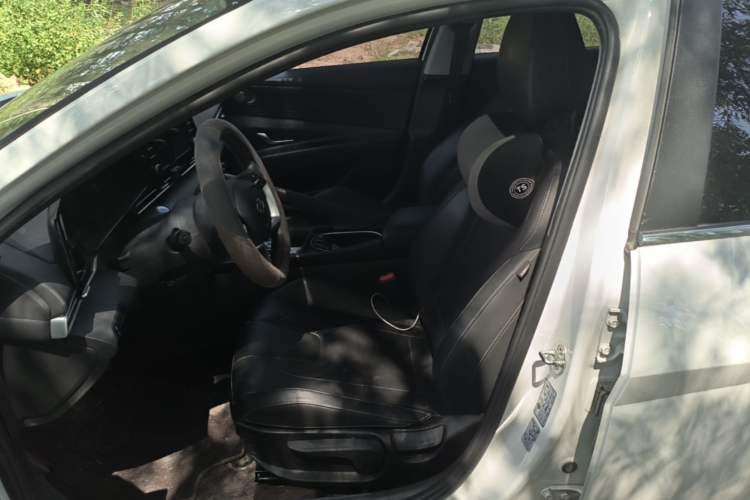 Used Hyundai Elantra 2022 1.5L CVT GLX Elite Edition Left Front Seat