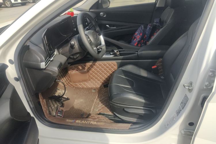 Used Hyundai Elantra 2022 1.5L CVT GLX Elite Edition Left Front Seat