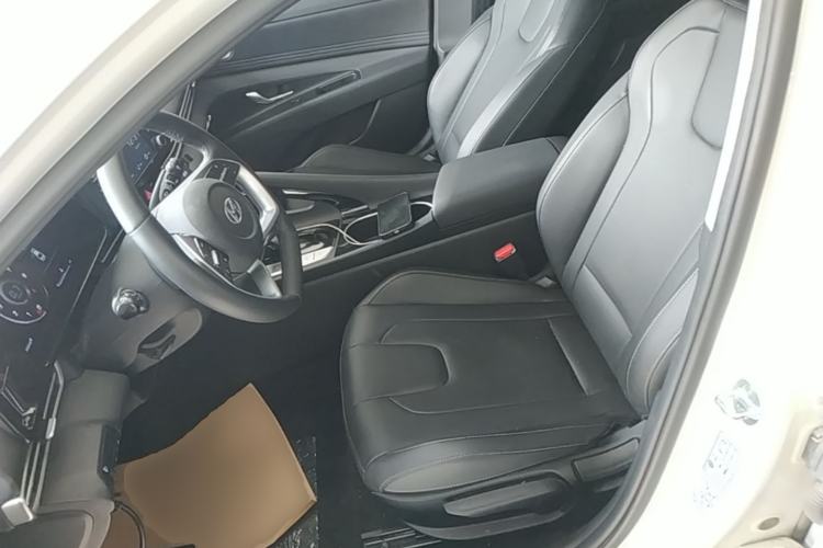 Used Hyundai Elantra 2022 1.5L CVT GLX Elite Edition Left Front Seat