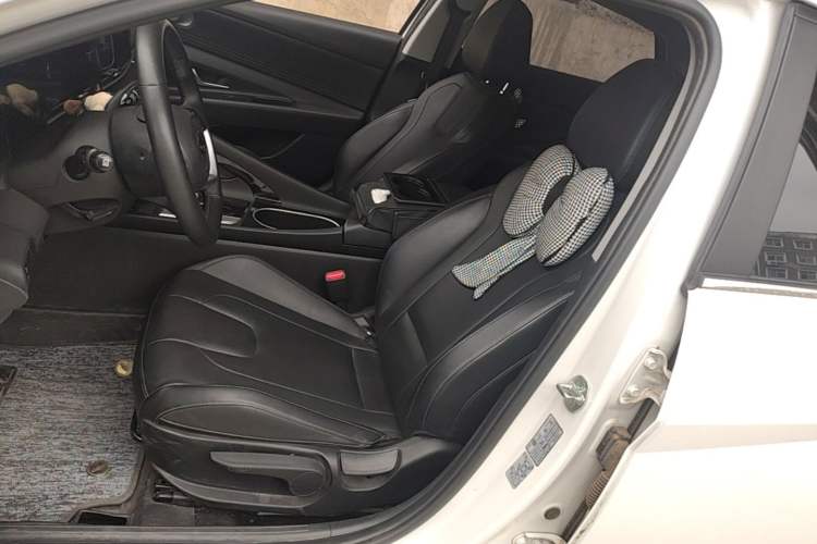 Used Hyundai Elantra 2022 1.5L CVT GLX Elite Edition Left Front Seat