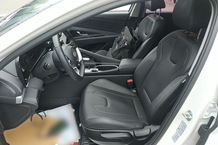 Used Hyundai Elantra 2022 1.5L CVT GLX Elite Edition Left Front Seat