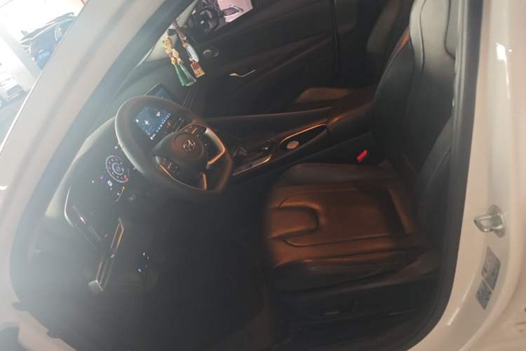 Used Hyundai Elantra 2022 1.5L CVT LUX Prestige Edition Left Front Seat