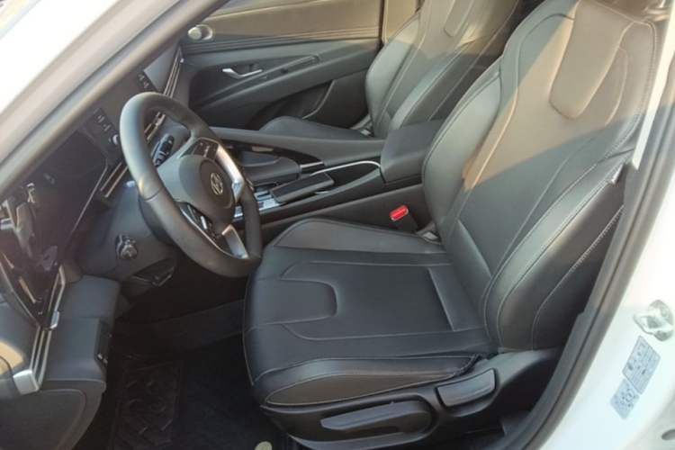 Used Hyundai Elantra 2022 1.5L CVT GLX Elite Edition Left Front Seat