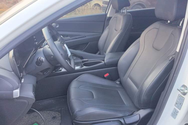 Used Hyundai Elantra 2022 1.5L CVT GLX Elite Edition Left Front Seat