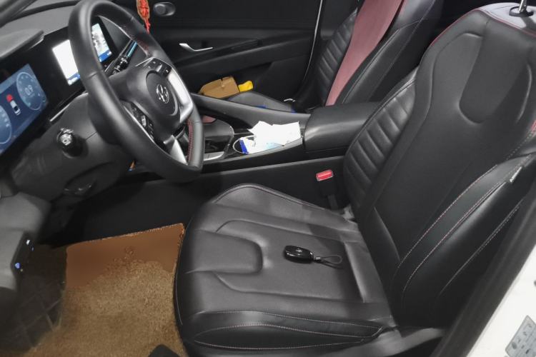 Used Hyundai Elantra 2022 1.5L CVT 20th Anniversary Edition Left Front Seat