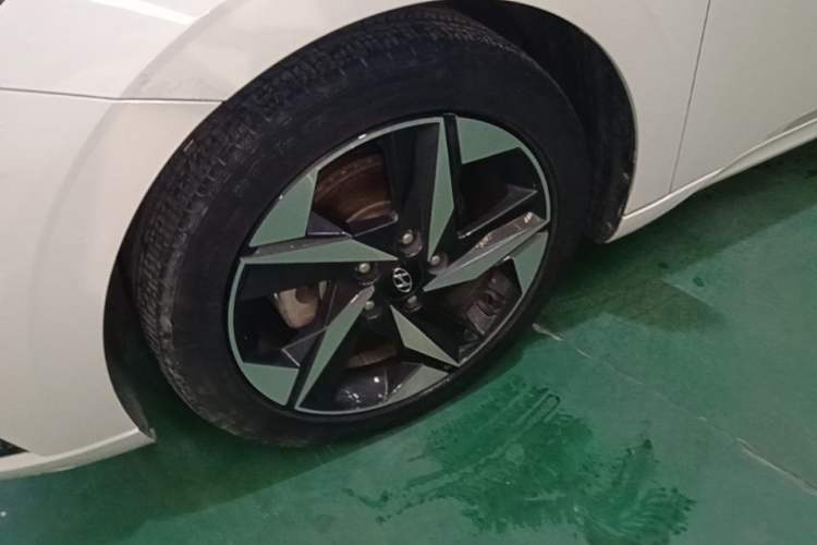 Used Hyundai Elantra 2022 1.5L CVT GLX Elite Edition Left Front Wheel Hub