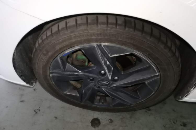 Used Hyundai Elantra 2022 1.5L CVT LUX Prestige Edition Left Front Wheel Hub