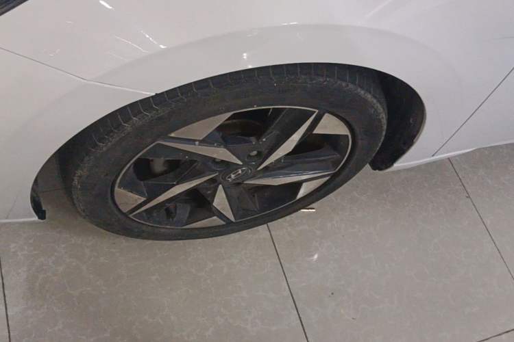 Used Hyundai Elantra 2022 1.5L CVT GLX Elite Edition Left Front Wheel Hub