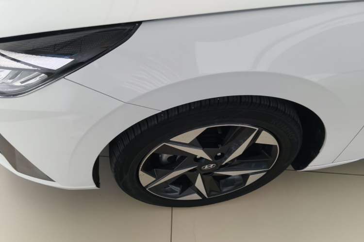 Used Hyundai Elantra 2022 1.5L CVT GLX Elite Edition Left Front Wheel Hub
